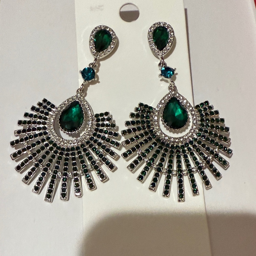 Express NWT Emerald, blue and Black colors Statement Earrings